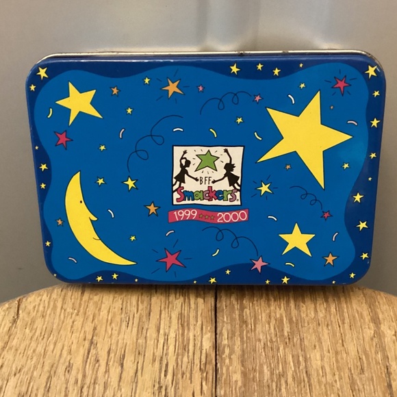 Lip Smackers Other - Vintage Lip Smacker 1999 2000 Metal Tin Bonne Bell